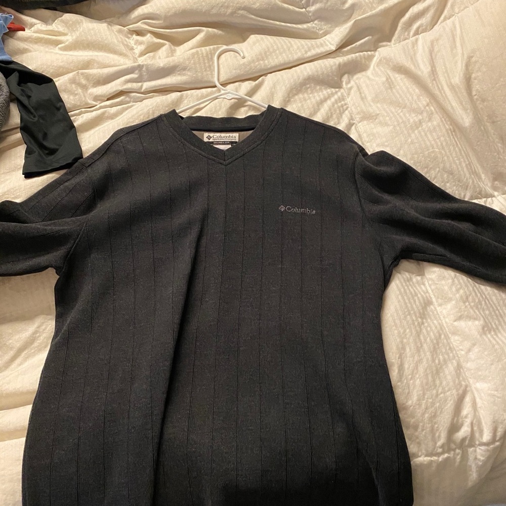 Columbia V-Neck Pullover